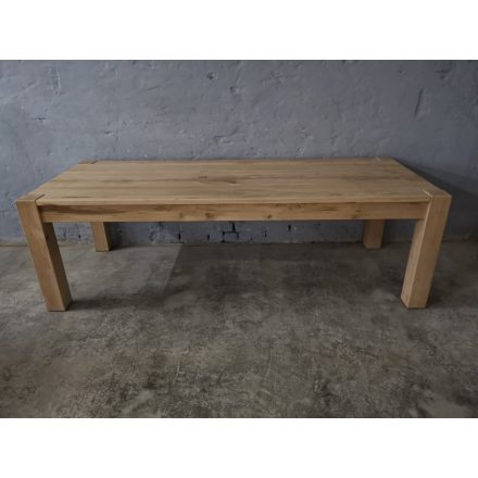 Külsőlábas natúr tölgy asztal (250 cm)